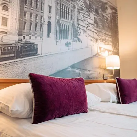 Гостьовий будинок Harmony - Panoramic View & Free Parking 3*
