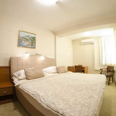 Гостьовий будинок Harmony - Panoramic View & Free Parking 3*